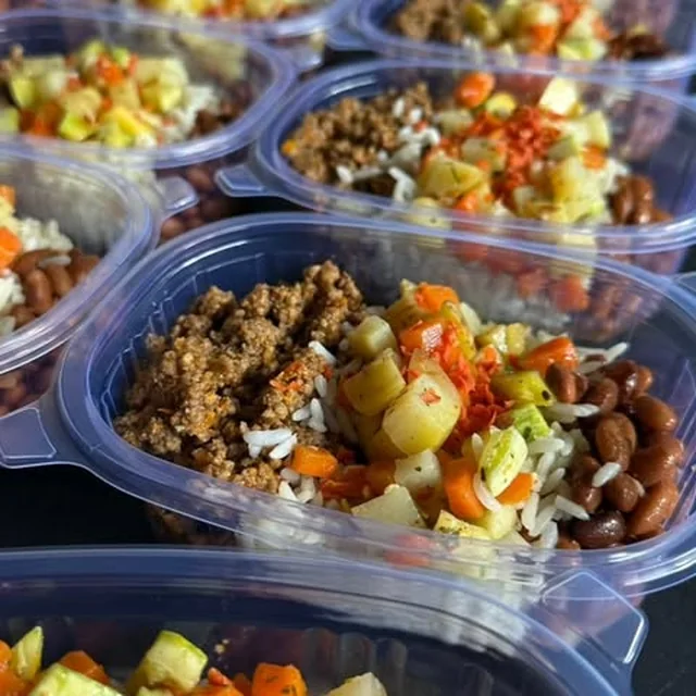 Marmitas fit da Dieta do Pote montadas e prontas para retirada